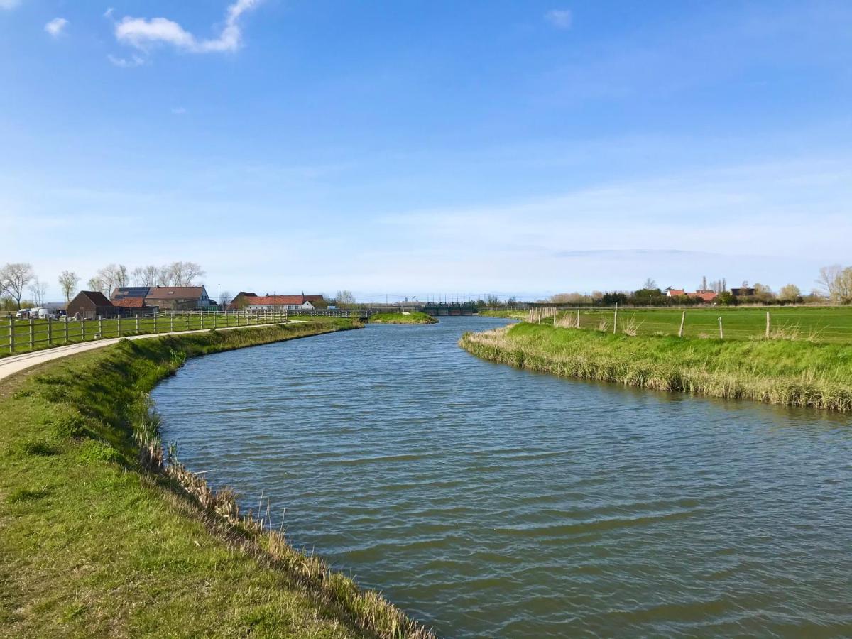Ter Zwaanhoek Villa Oostende Bagian luar foto